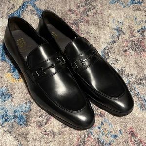 Black leather Bruno Magli dress shoes